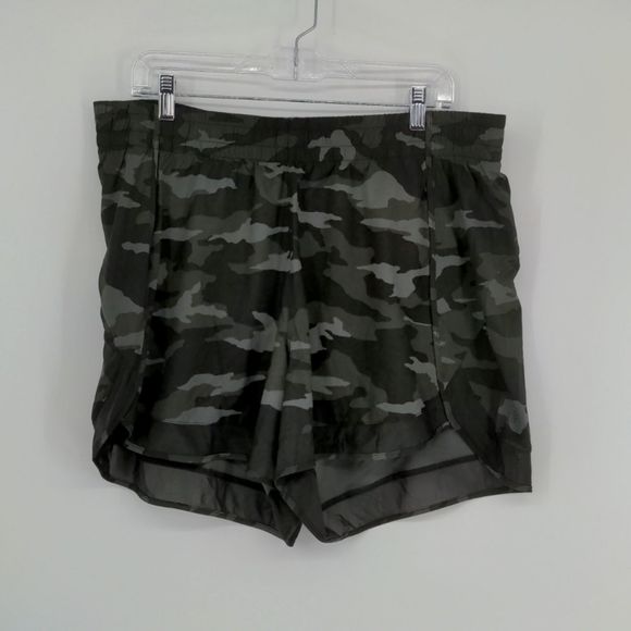 Athleta Women's Printed Mesh Racer Run Short 4" Size 1X Camo Print Stretch - Picture 1 of 13